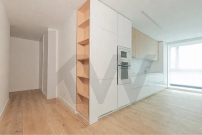 Apartamento T1 para Arrendamento em Campolide