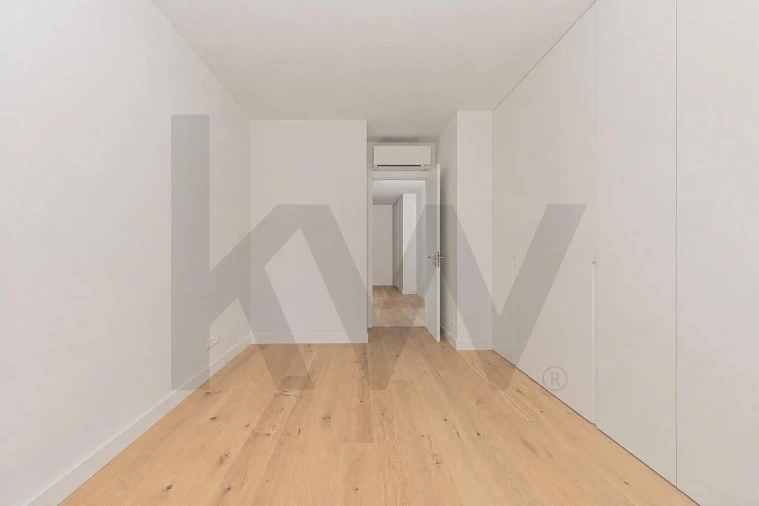 Apartamento T1 para Arrendamento em Campolide Foto 12