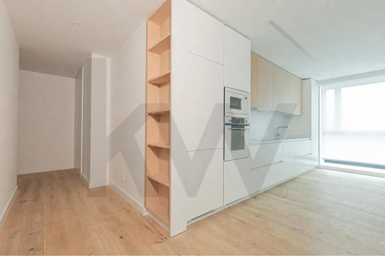 Apartamento T1 para Arrendamento em Campolide Foto 7