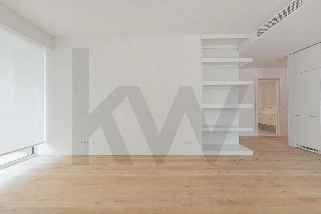 Apartamento T1 para Arrendamento em Campolide Foto 10