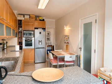 Apartamento T3 para Venda em Santo Antonio dos Olivais
