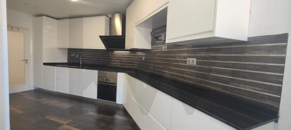 Apartamento T3 para Arrendamento em Queluz e Belas