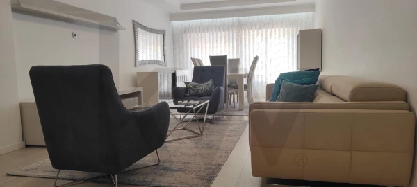 Apartamento T3 para Arrendamento em Queluz e Belas