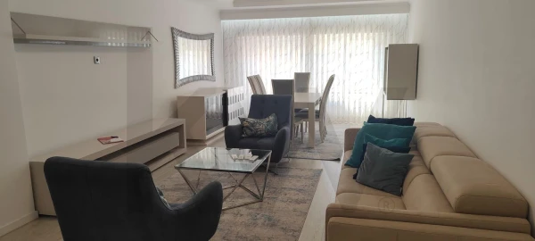 Apartamento T3 para Arrendamento em Queluz e Belas