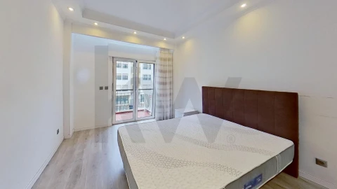 Apartamento T3 para Arrendamento em Queluz e Belas