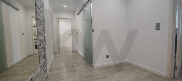 Apartamento T3 para Arrendamento em Queluz e Belas