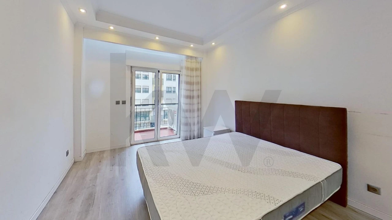 Apartamento T3 para Arrendamento em Queluz e Belas Foto 7