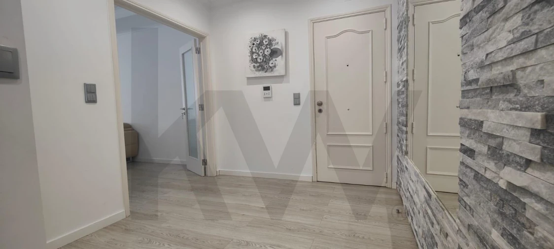 Apartamento T3 para Arrendamento em Queluz e Belas Foto 10