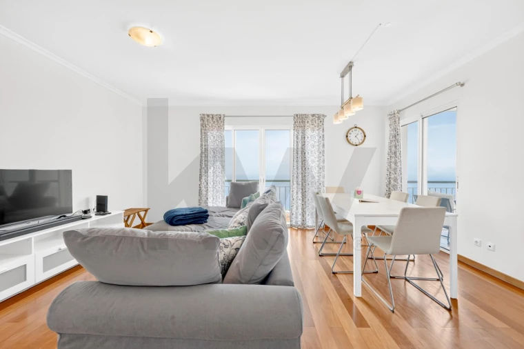 Apartamento T2 para Venda em Caniço Foto 3
