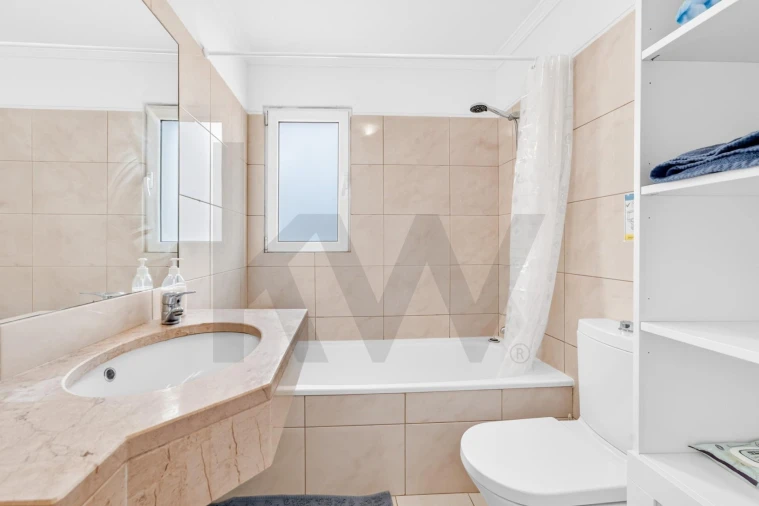 Apartamento T2 para Venda em Caniço Foto 8