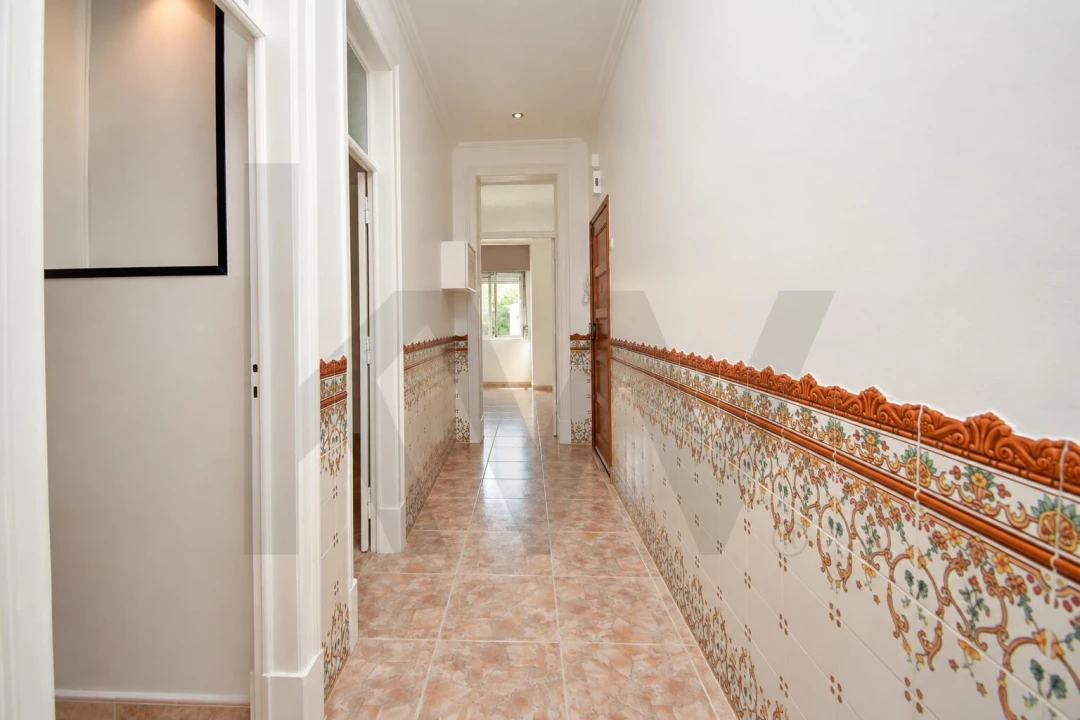 Apartamento T2 para Venda em Campolide Foto 12