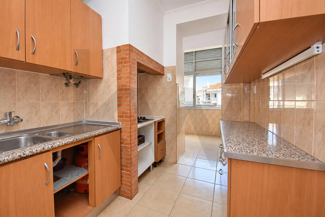 Apartamento T2 para Venda em Campolide Foto 22