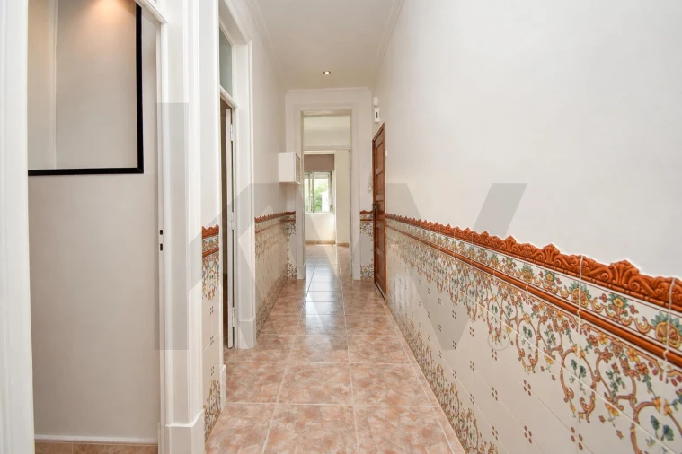 Apartamento T2 para Venda em Campolide Foto 12