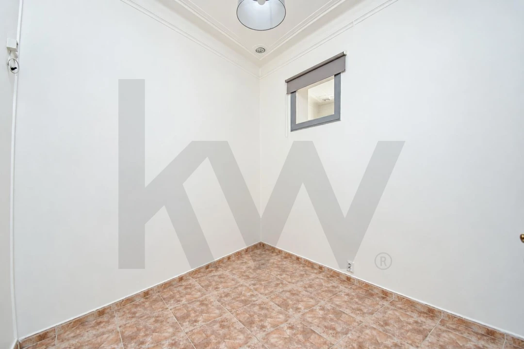 Apartamento T2 para Venda em Campolide Foto 8