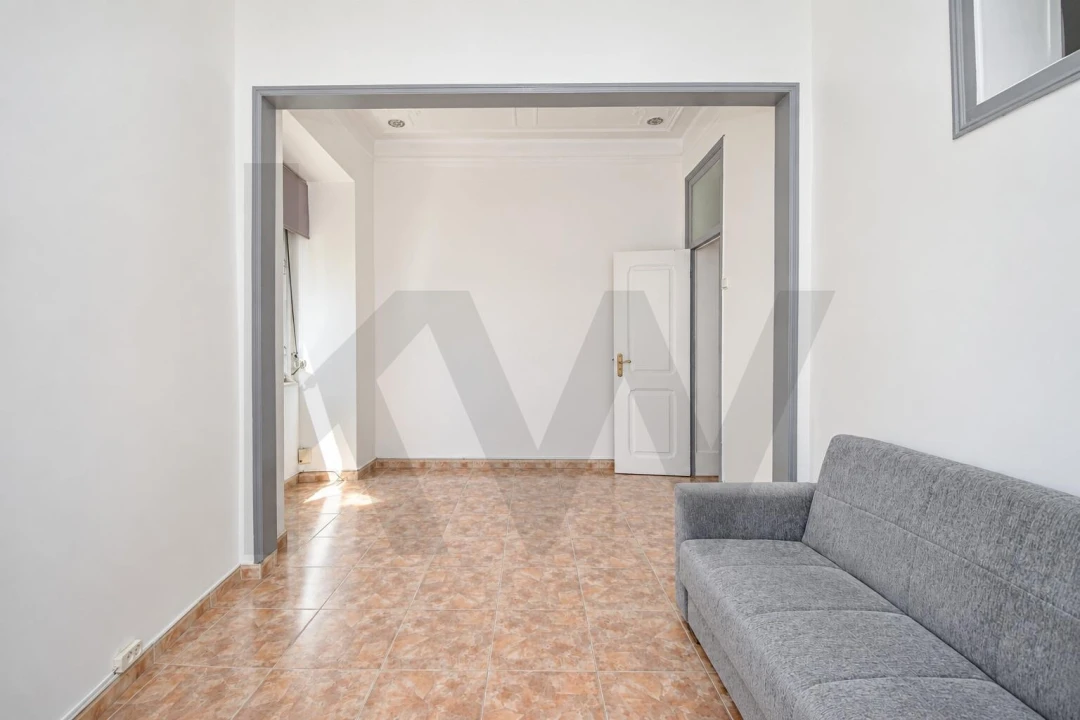 Apartamento T2 para Venda em Campolide Foto 6
