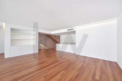 Moradia T4 para Venda em Requeixo, Nossa Senhora de Fátima e Nariz