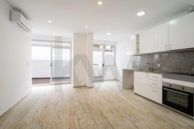 Apartamento T1 para Venda em Algés, Linda-A-Velha e Cruz Quebrada-Dafundo Foto 3