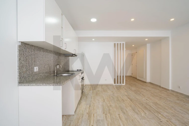 Apartamento T1 para Venda em Algés, Linda-A-Velha e Cruz Quebrada-Dafundo Foto 5