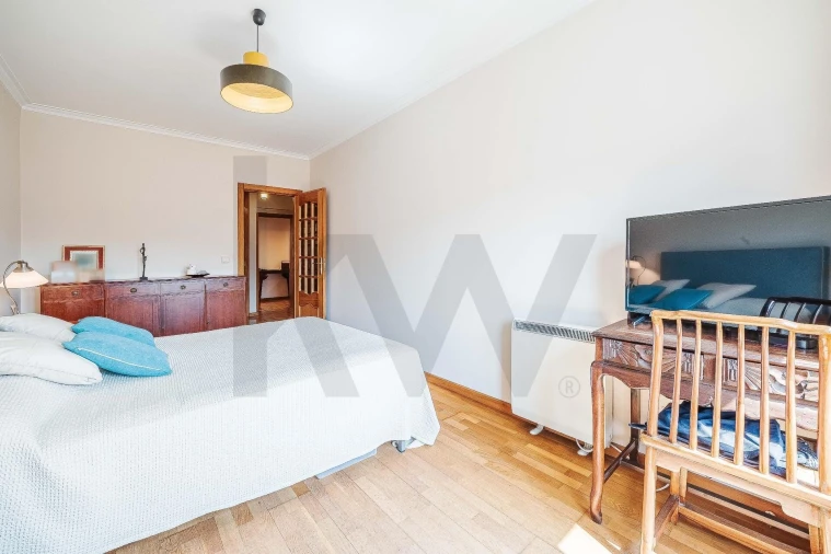 Apartamento T4 para Venda em Algueirão-Mem Martins Foto 4