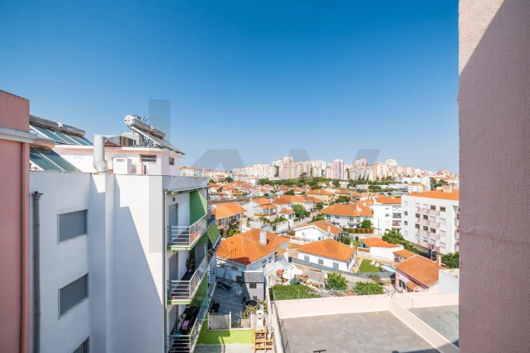 Apartamento T4 para Venda em Algueirão-Mem Martins Foto 19