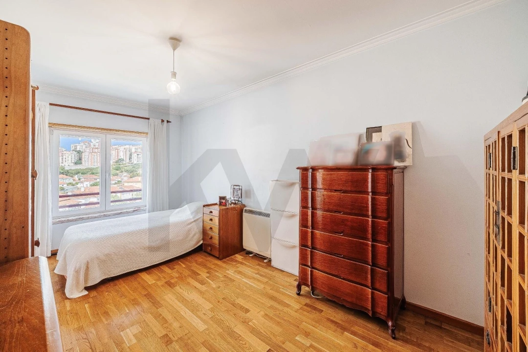 Apartamento T4 para Venda em Algueirão-Mem Martins Foto 17