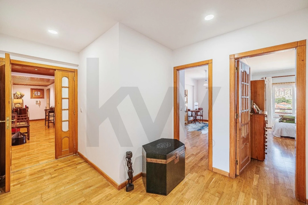 Apartamento T4 para Venda em Algueirão-Mem Martins Foto 13