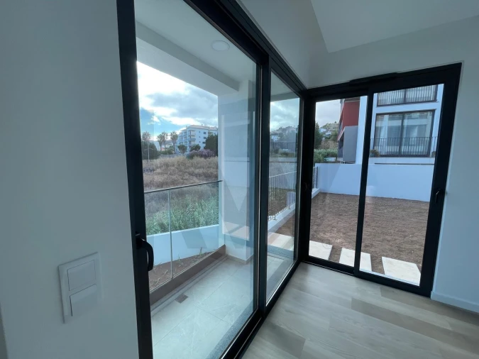 Apartamento T3 para Venda em Caniço Foto 35