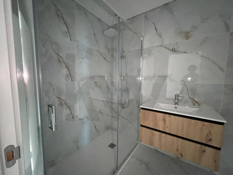 Apartamento T3 para Venda em Caniço Foto 30