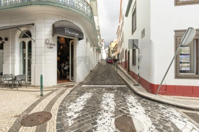 Loja para Venda em Funchal (São Pedro)