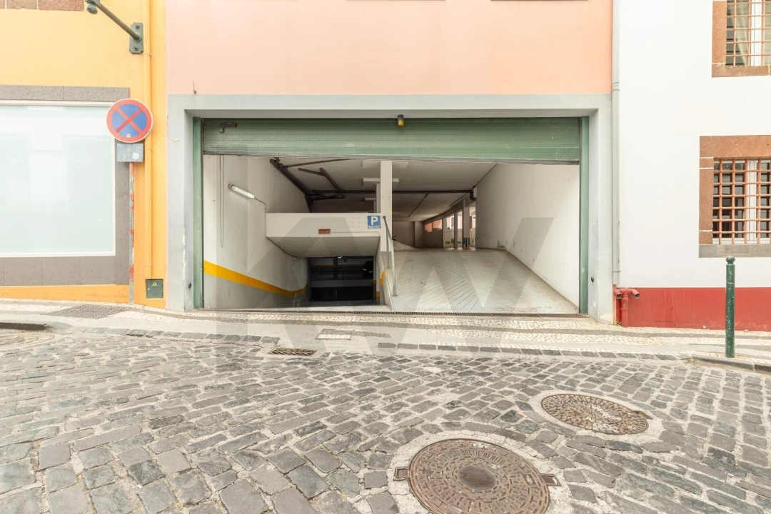 Loja para Venda em Funchal (São Pedro) Foto 17