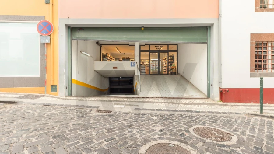Loja para Venda em Funchal (São Pedro)