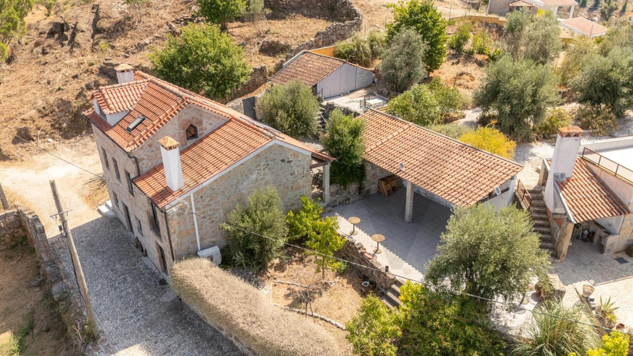 Moradia T6 para Venda em Ervedal e Vila Franca da Beira Foto 104