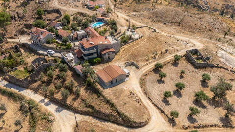Moradia T6 para Venda em Ervedal e Vila Franca da Beira