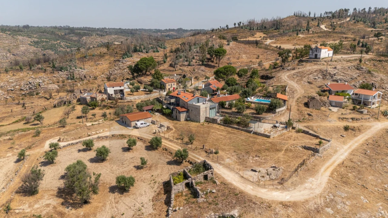Moradia T6 para Venda em Ervedal e Vila Franca da Beira Foto 100