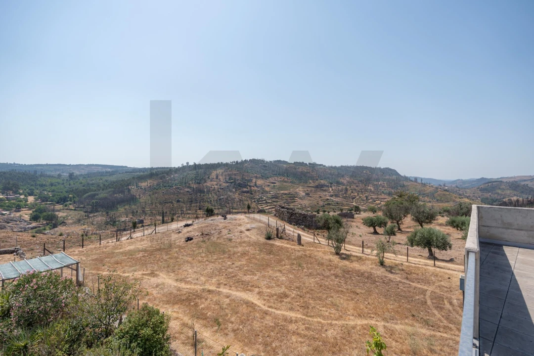 Moradia T6 para Venda em Ervedal e Vila Franca da Beira Foto 22