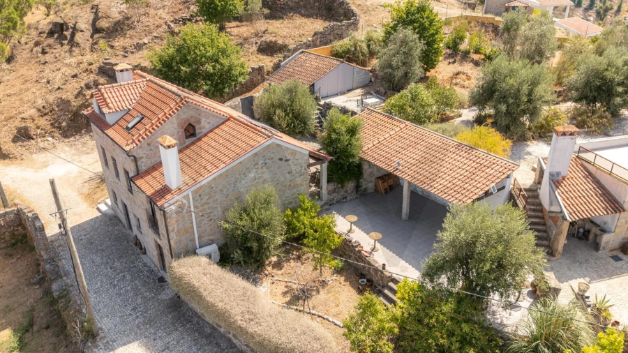 Moradia T6 para Venda em Ervedal e Vila Franca da Beira Foto 104