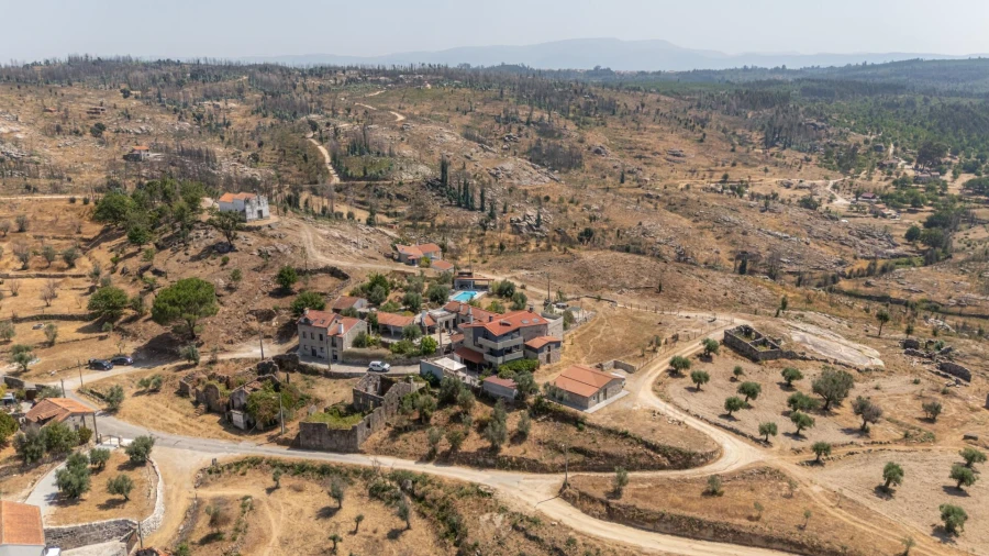Moradia T6 para Venda em Ervedal e Vila Franca da Beira Foto 99
