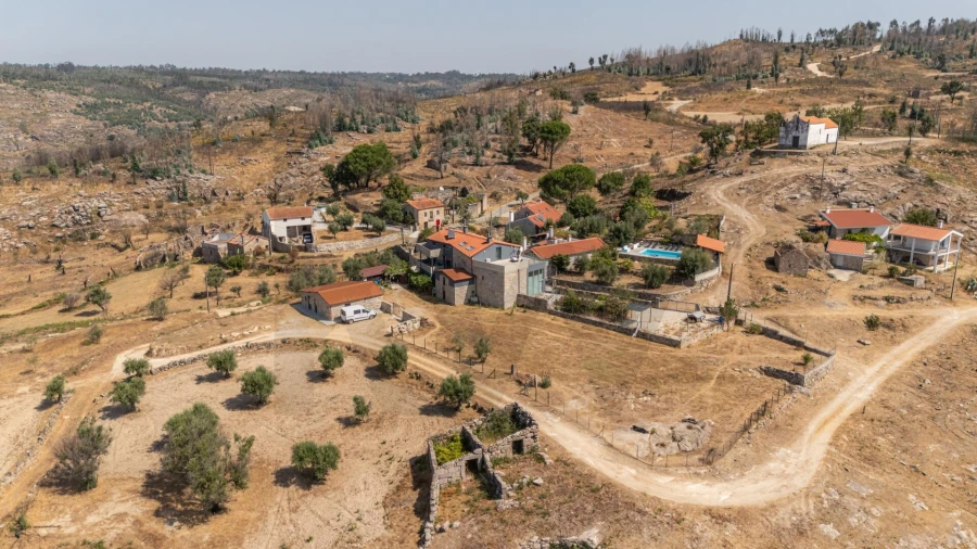 Moradia T6 para Venda em Ervedal e Vila Franca da Beira Foto 100