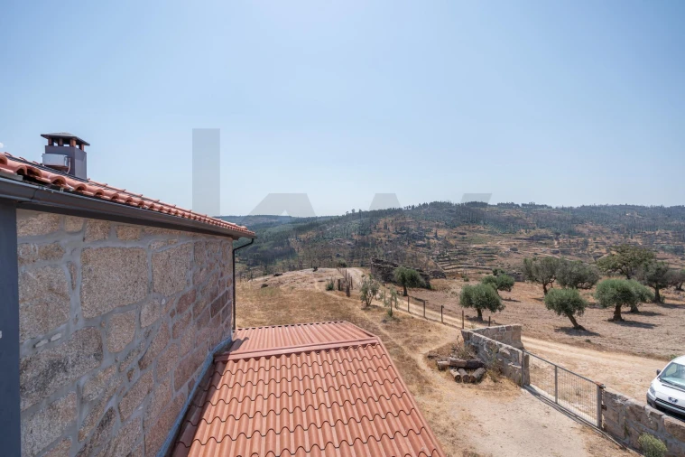 Moradia T6 para Venda em Ervedal e Vila Franca da Beira Foto 7