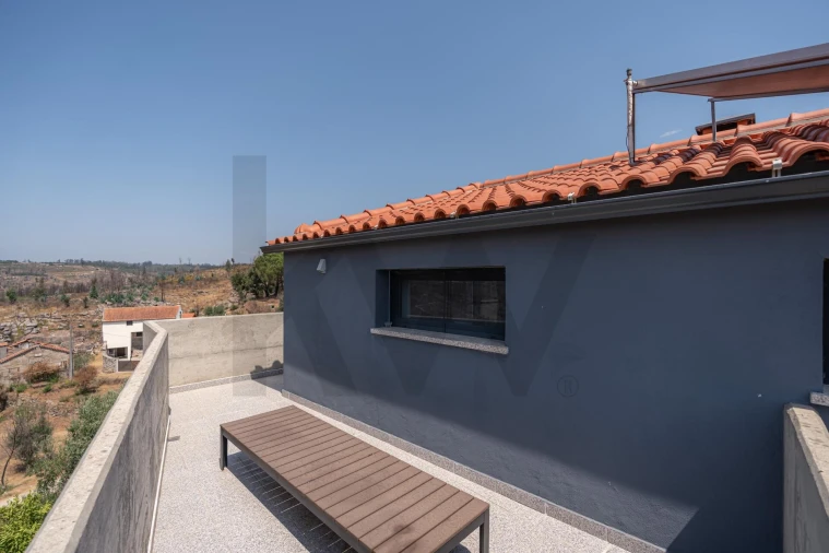 Moradia T6 para Venda em Ervedal e Vila Franca da Beira Foto 8