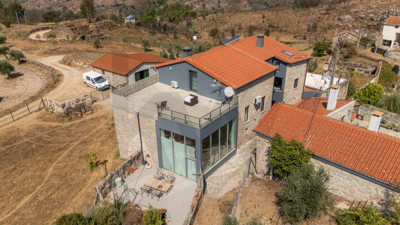 Moradia T6 para Venda em Ervedal e Vila Franca da Beira Foto 113