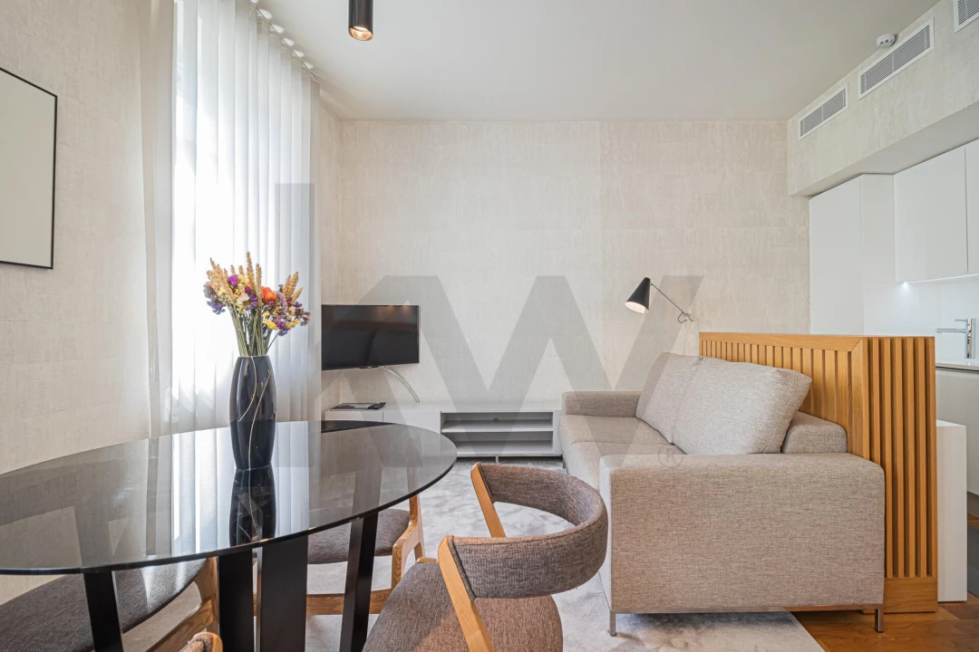 Apartamento T1 para Arrendamento em Santo António Foto 2