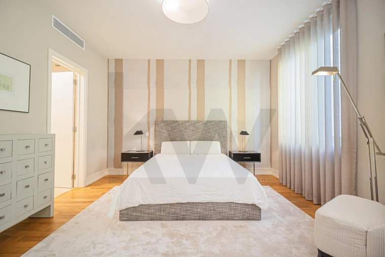 Apartamento T1 para Arrendamento em Santo António Foto 11