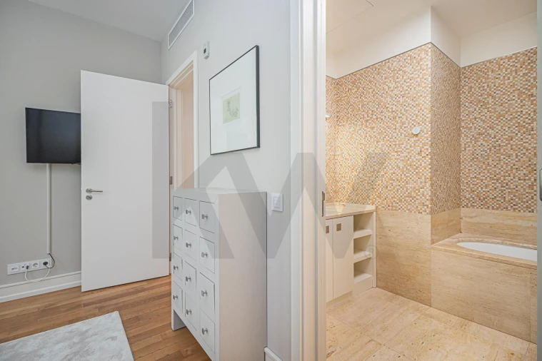 Apartamento T1 para Arrendamento em Santo António Foto 14