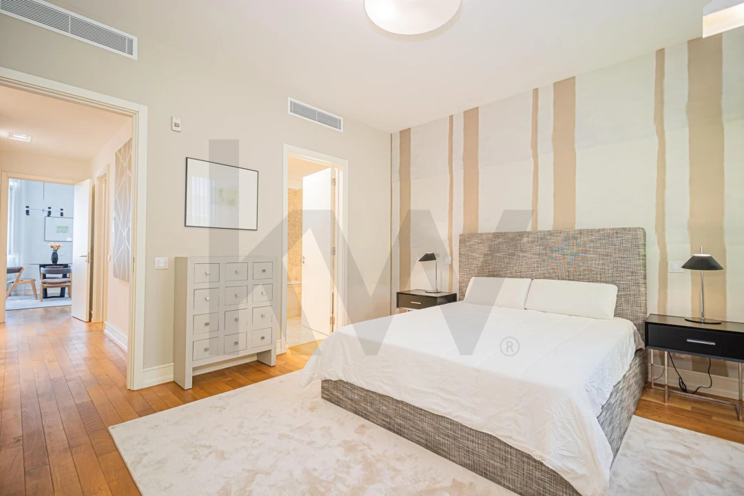 Apartamento T1 para Arrendamento em Santo António Foto 12
