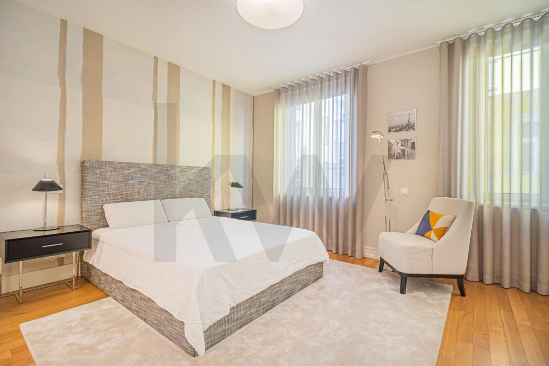 Apartamento T1 para Arrendamento em Santo António Foto 10