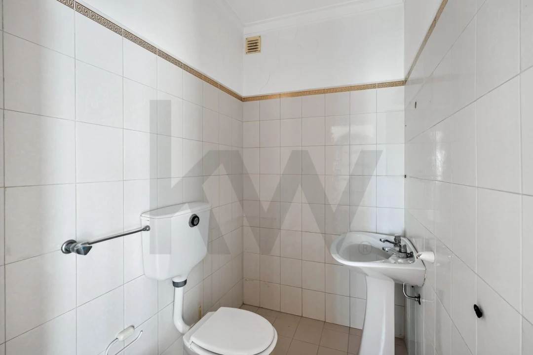 Apartamento T3 para Venda em Carcavelos e Parede Foto 23