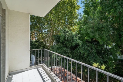 Apartamento T3 para Venda em Carcavelos e Parede