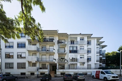 Apartamento T3 para Venda em Carcavelos e Parede