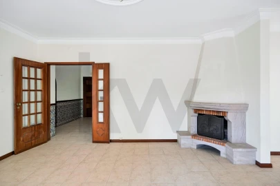 Apartamento T3 para Venda em Carcavelos e Parede
